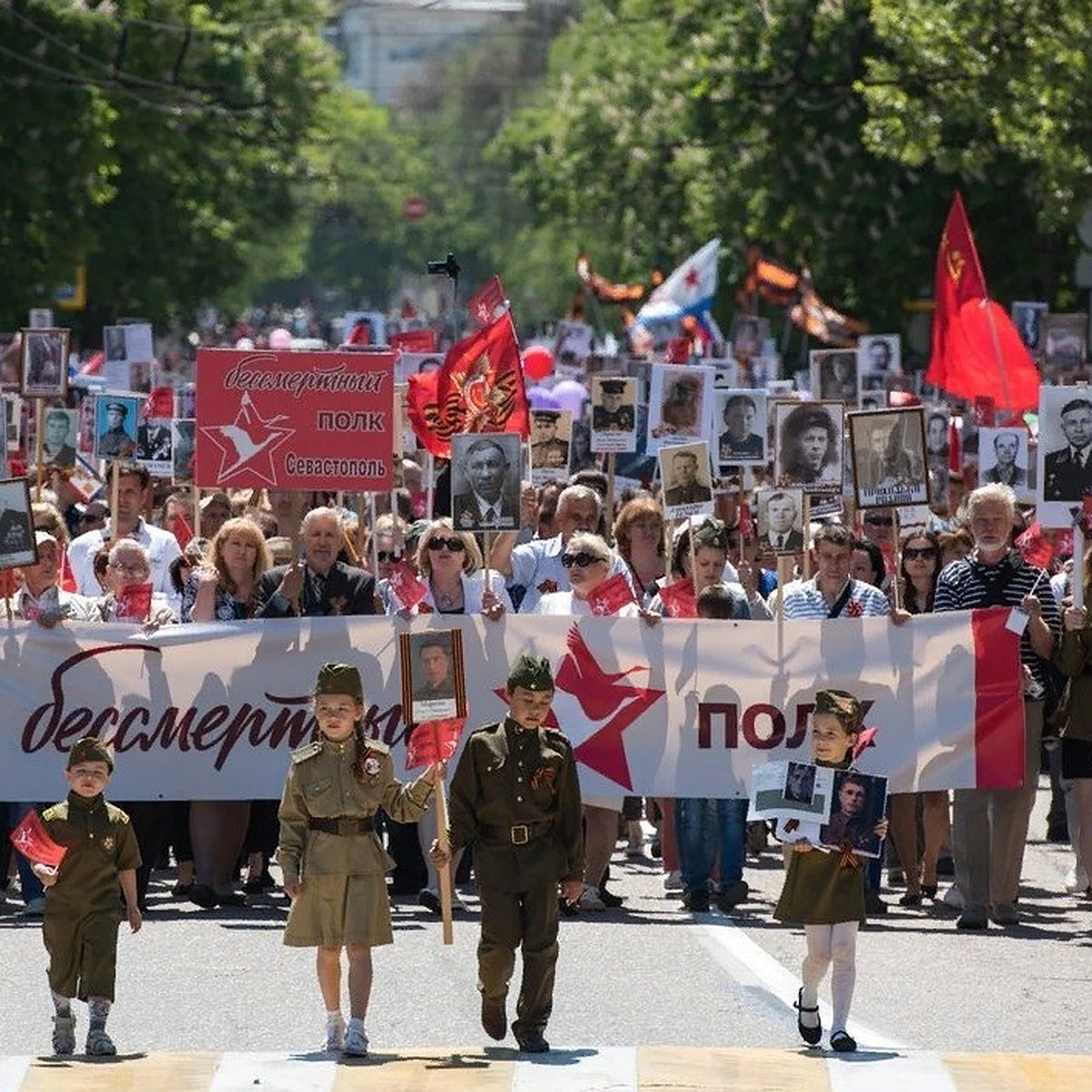 Картинка шествие бессмертного полка