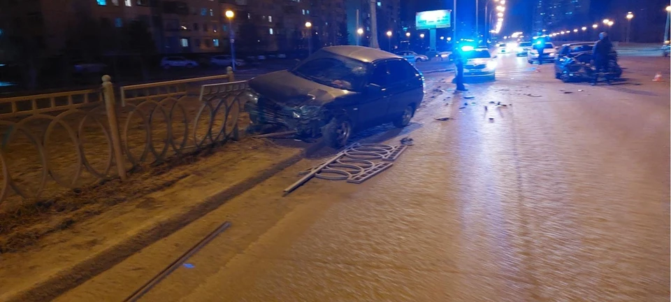 В Нижневартовске в ДТП пострадали девушки 16 и 18 лет. Фото - ГИБДД ХМАО.
