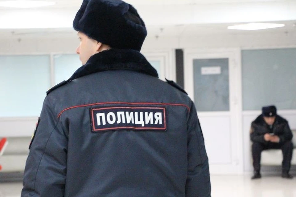 Полиция прибыла по вызову граждан, которые жаловались на громкий шум в ночное время в квартире соседей. Фото: из архива КП.