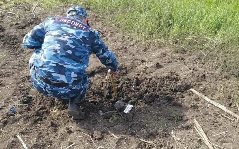 Глубина воронок от взрывов составляет примерно один метр. Фото: МВД Приднестровья