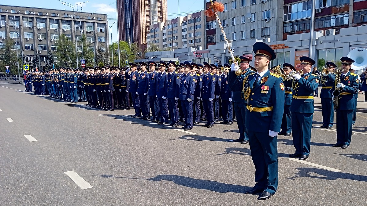 Генеральная репетиция Парада Победы в Липецке 9 мая 2022 года - KP.RU