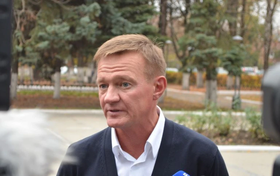 - Авиация работает по наземным целям на сопредельной территории, - сказал Роман Старовойт