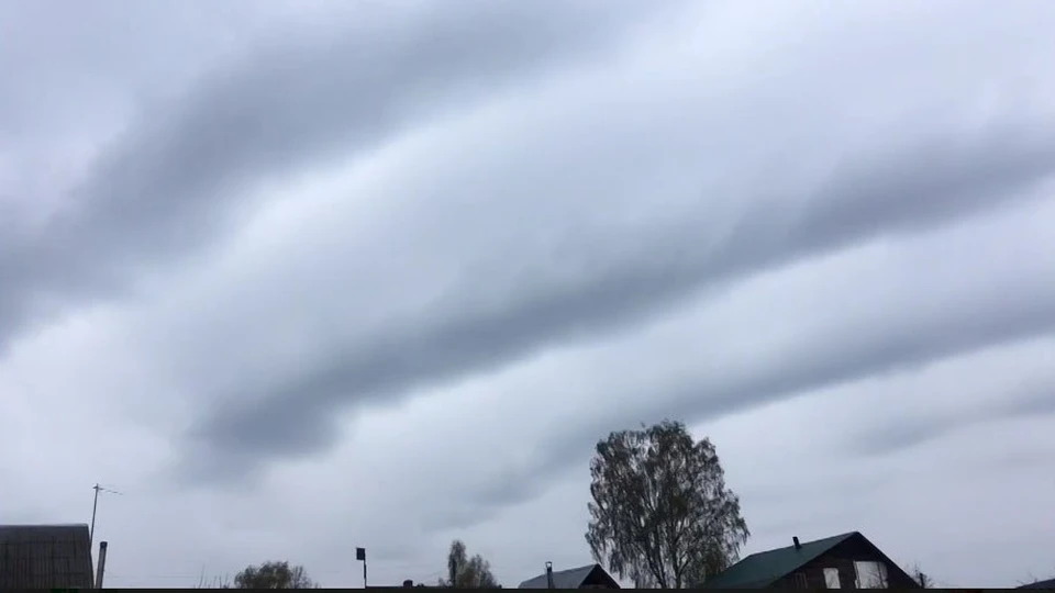 "Полосатые" облака заметили в Семенове. Скриншот с видео https://t.me/nizhny01