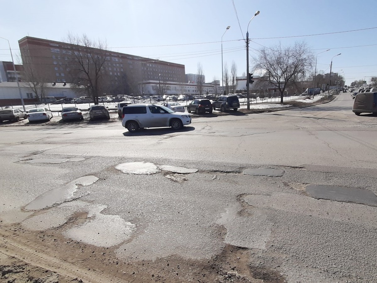 Возле больничного комплекса в Волгограде изменят схему движения и сделают  парковку за 43 млн - KP.RU