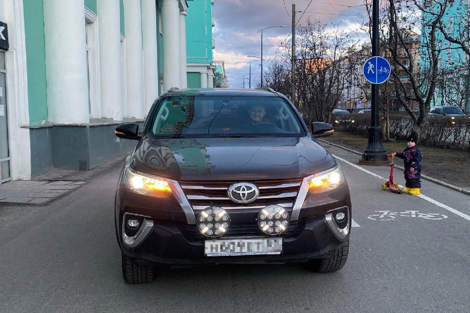Водитель нарушил ПДД. Фото: Екатерина Никитина / vk.com/murmansk_dtp