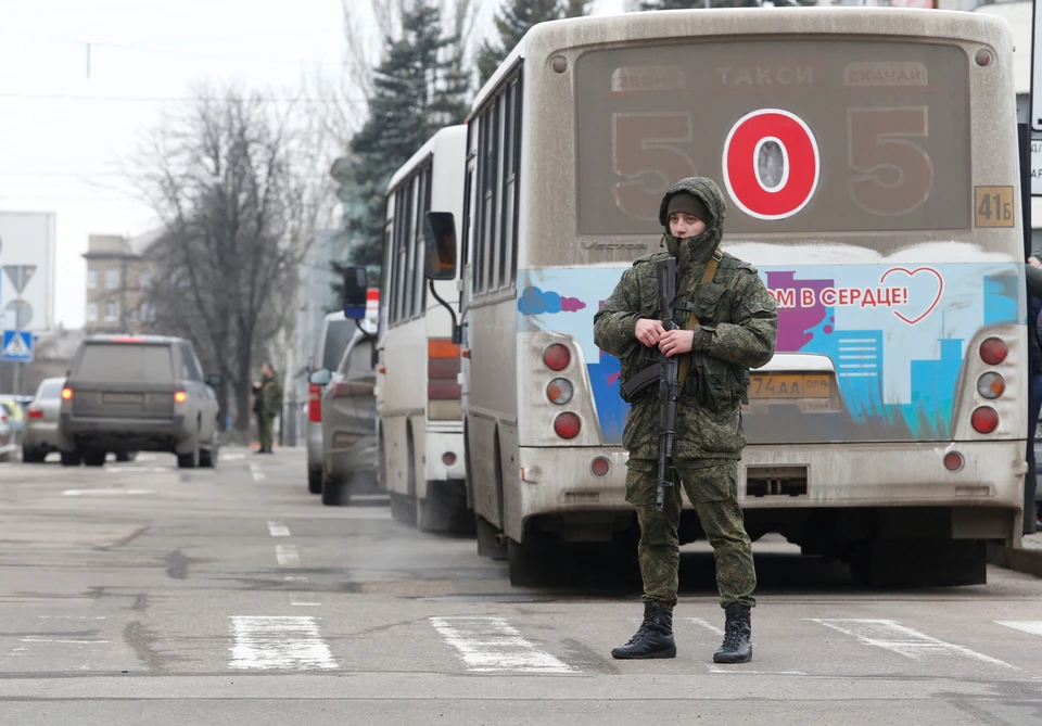 RT: около 300 украинских военных вышли из "Азовстали"