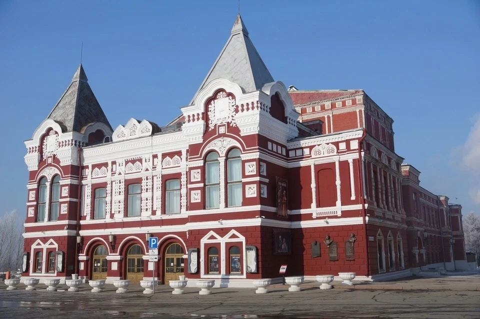 В ближайшее время здание драмтеатра ждет текущий, интерьерный ремонт