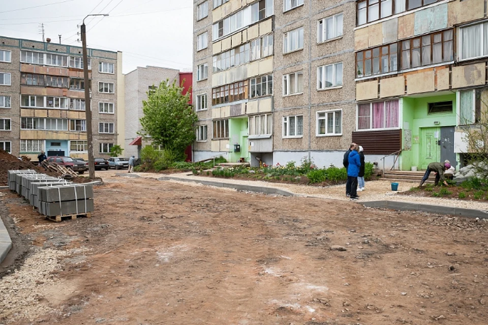 Вскоре специалисты начнут укладку проезжей части. Фото: admkirov.ru