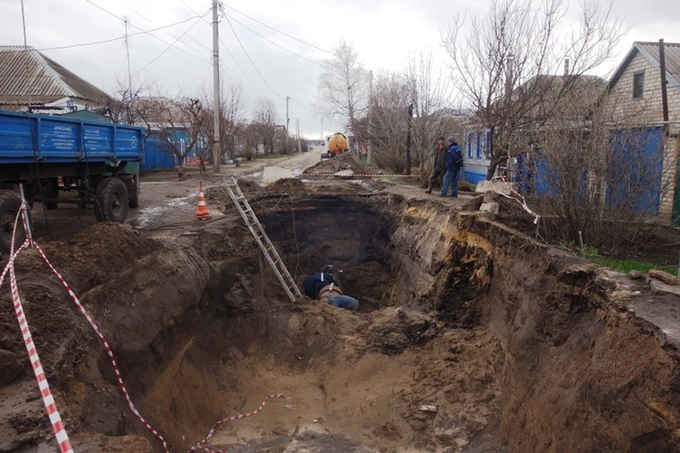 Улицу Гоголя перекопали, проблемы с водой продлятся около трех недель. Фото с сайта администрации Россоши.