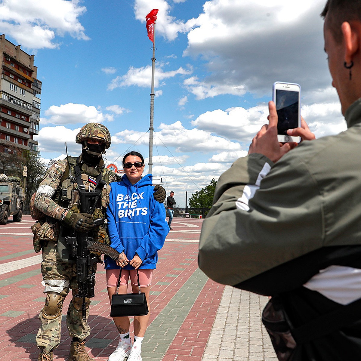 Освобожденные территории Украины: Стройка началась, зарплаты и пенсии уже  везут - KP.RU