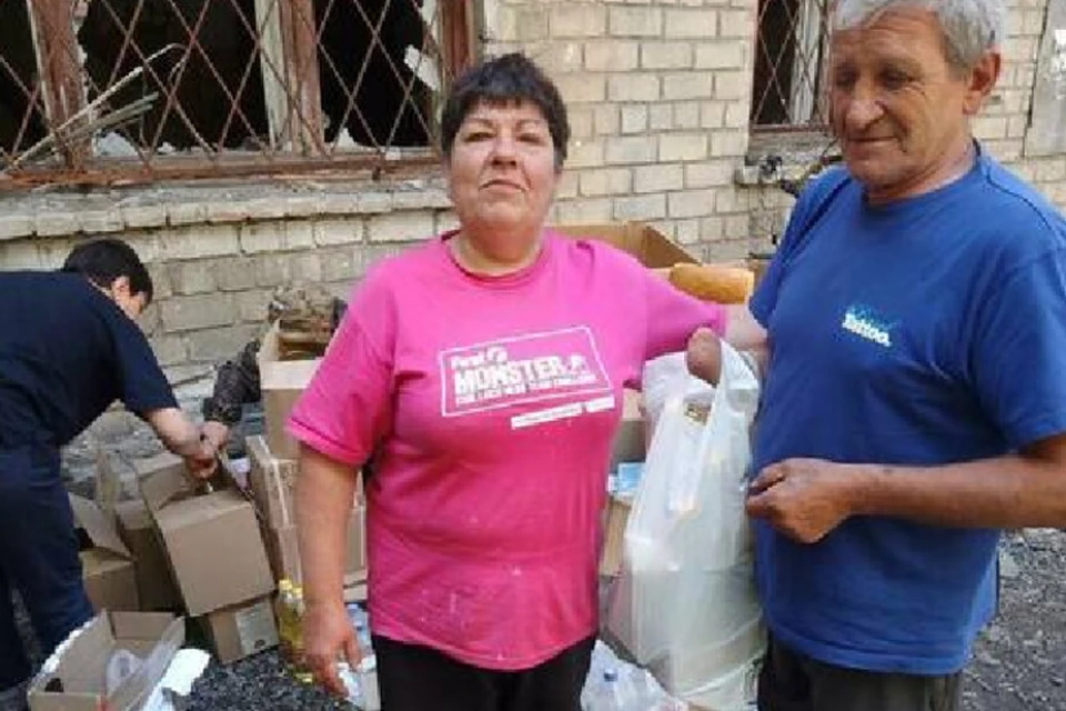 Волонтеры общественной организации «Не забудем, не простим!» привозят продукты и воду жителям Попасной. Фото: ОО «Не забудем, не простим!»