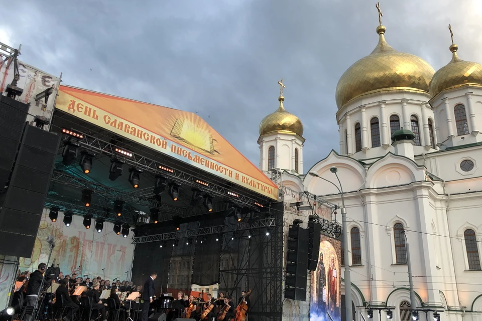 Зрелищная программа ждет гостей праздника на Соборной площади. Фото: правительство Ростовской области