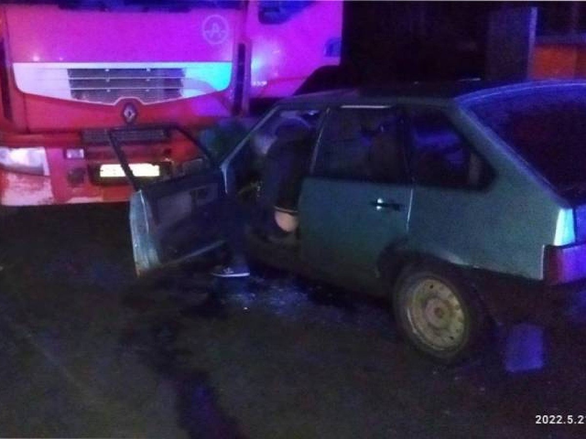 В Юрьянском районе водитель «ВАЗ-2109» наехал на стоящий автомобиль - KP.RU