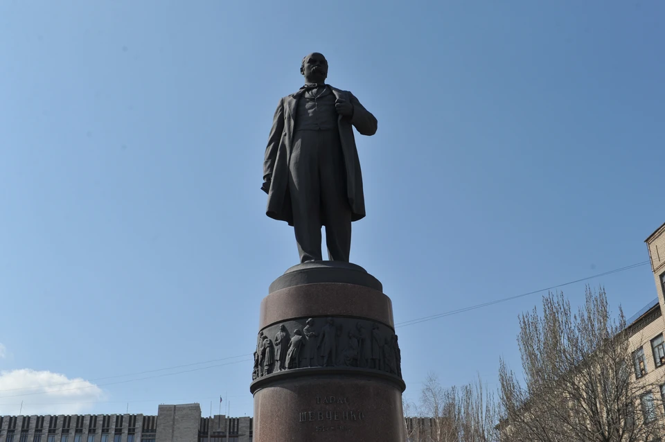 Памятник мог обрушиться, поэтому от него избавились.