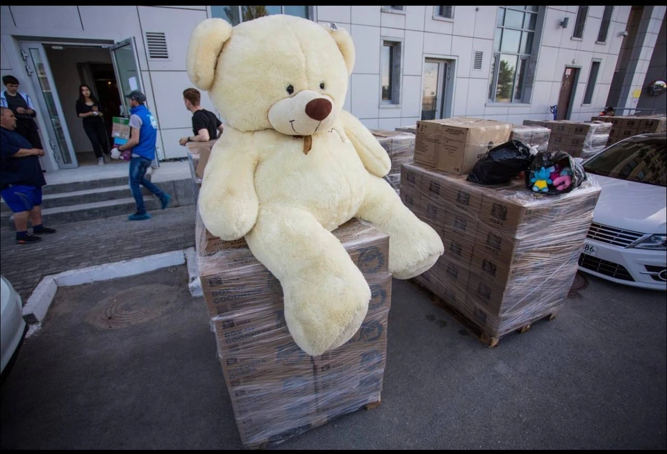 Югорчане собрали 13 тонн подарков для детей Донбасса и Мариуполя Фото: telegram-канал «Югра Официально»
