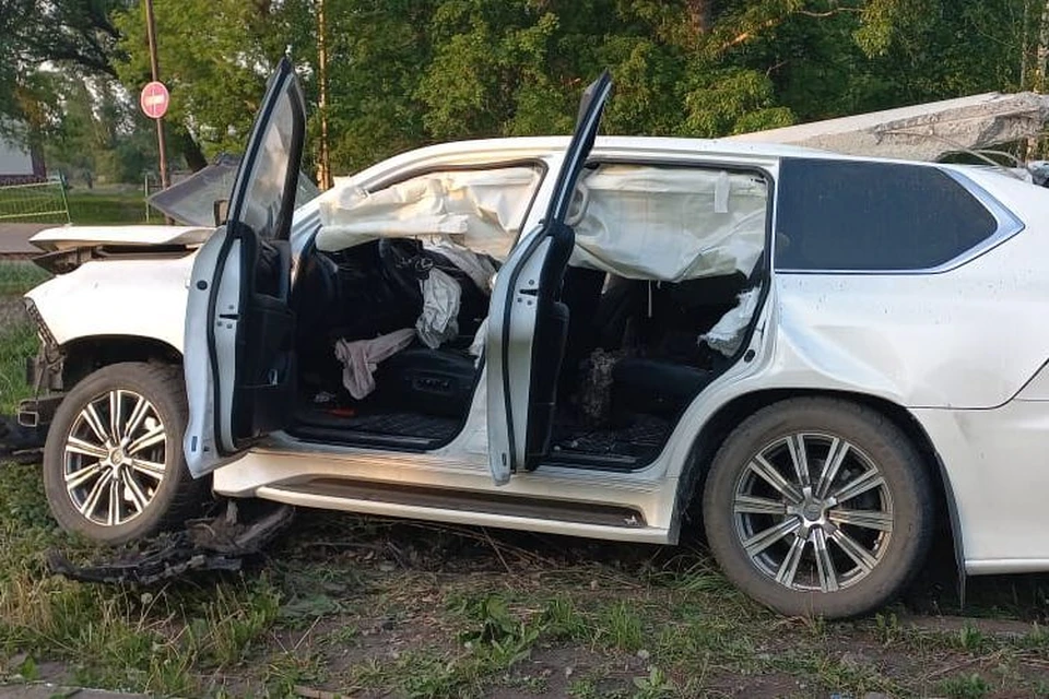 Разбитый автомобиль. Фото: МУ МВД России «Бийское»