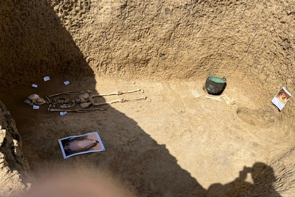 В Ростовской области археологи нашли ценные артефакты в могиле могиле молодой женщины. Фото: комитет по охране ОКН.