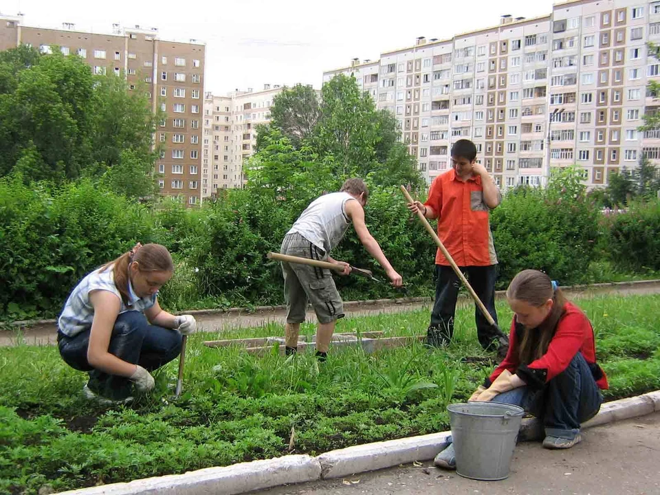 Сейчас о том, чтобы заработать на карманные расходы, школьники задумываются все раньше и раньше.