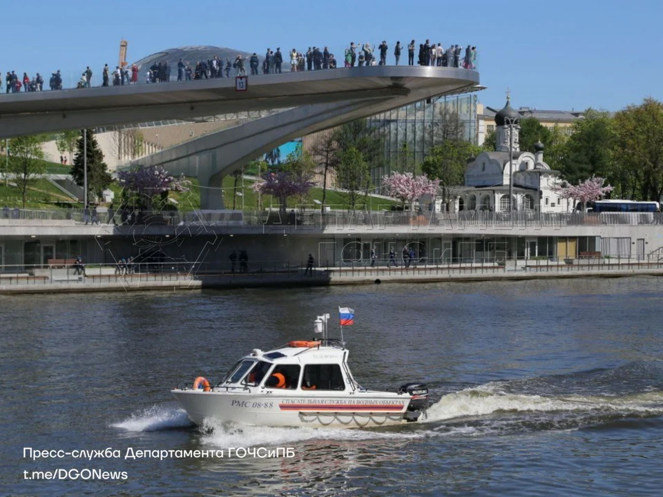 Тонувшего мужчину спасли на Химкинском водохранилище.