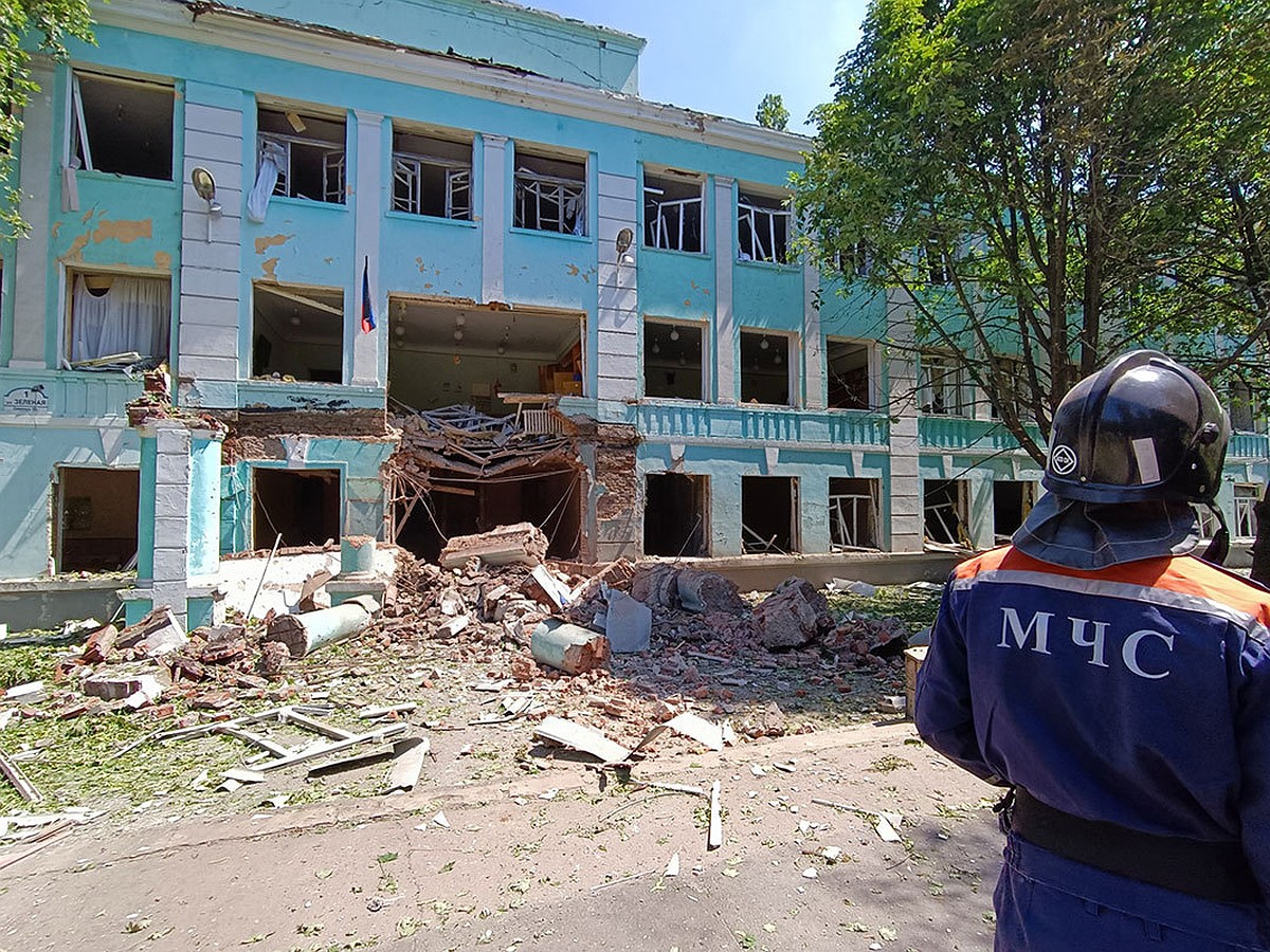 «Гады, метят в Дом Пушилина, а попадают по мне!»: Записки случайного  зрителя, попавшего на передовую - KP.RU