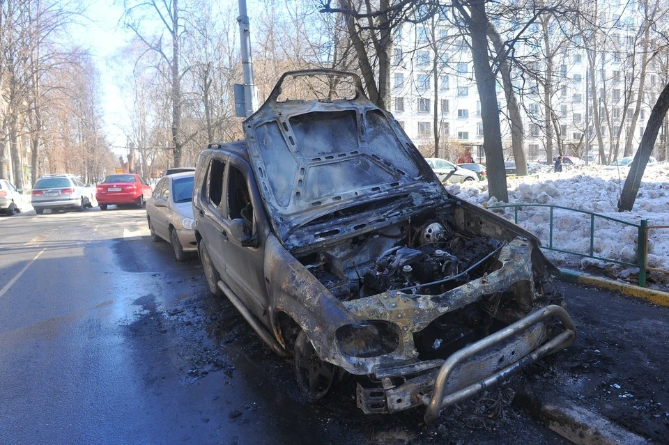 Житель Владивостока сжег машину бывшей жены из-за обид.