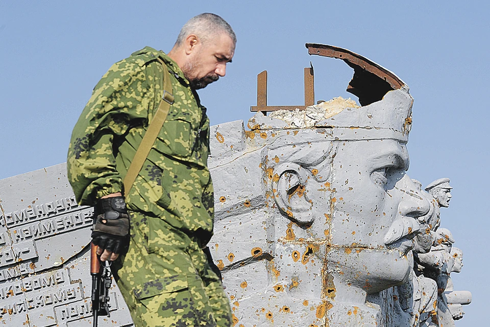 После боев 2014 года курган был больше похож на руины.