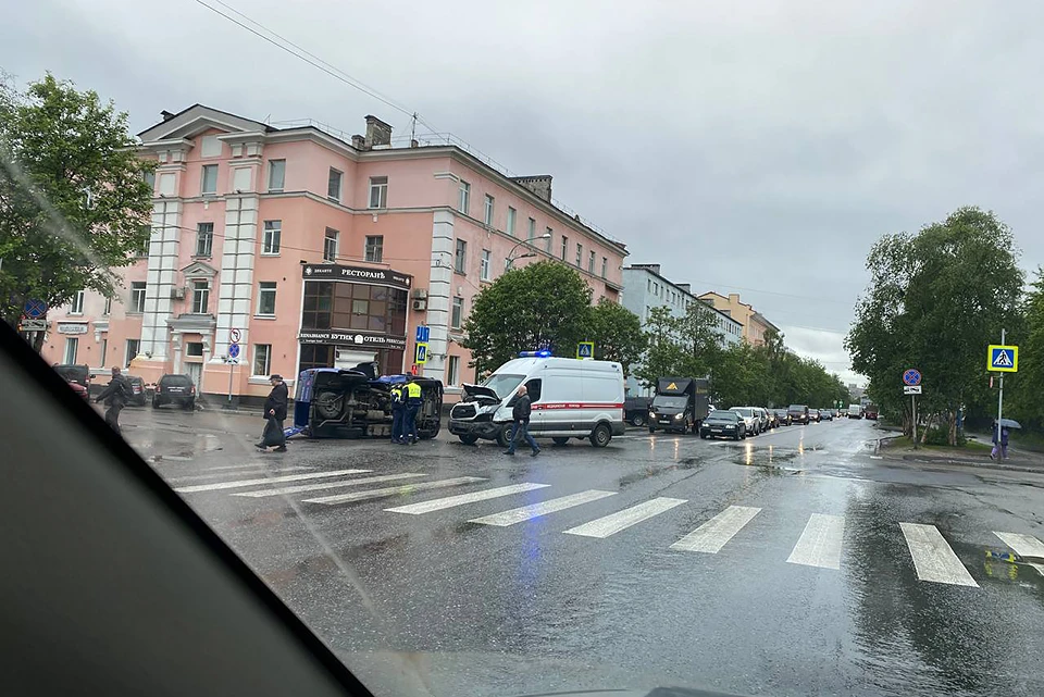 Обстоятельства аварии выясняются.