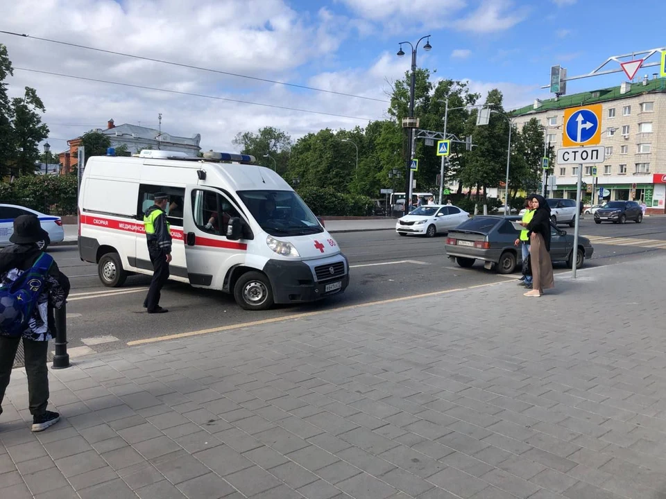 Водитель был обязан пропустить девочек, но не сделал этого
