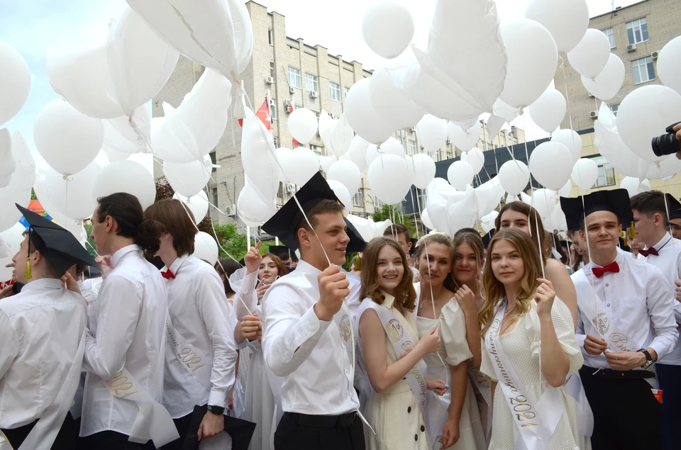 Волгоградских выпускников просят не запускать в небо воздушные шарики
