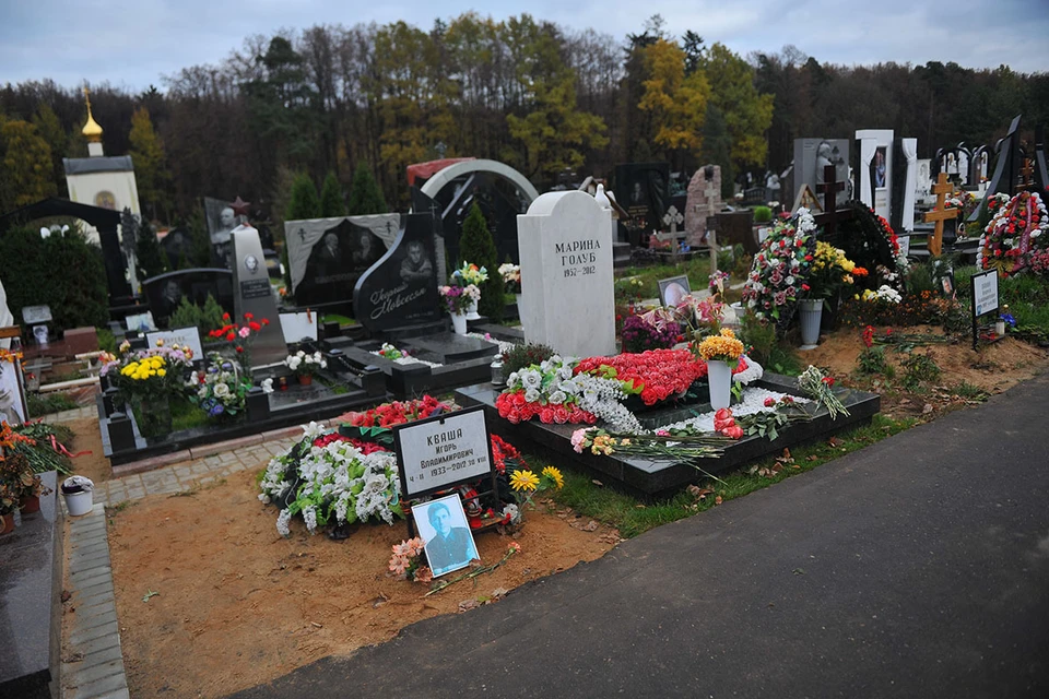 Могила юрия шатунова на троекуровском кладбище фото сегодня