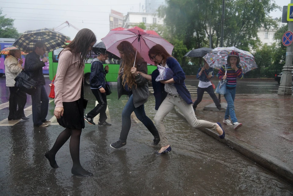 Как только начинается дождь, улицы становятся непроходимыми