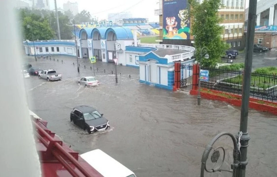 Владивосток оказался во власти воды. Фото: Telegram-канал t.me/newsvladivostok