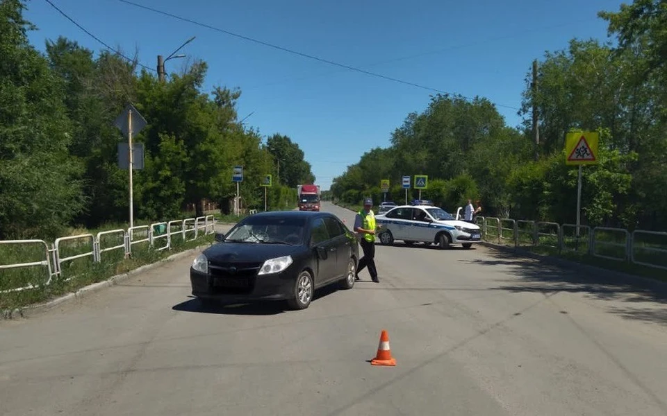 Женщина переходила дорогу по нерегулируемому переходу