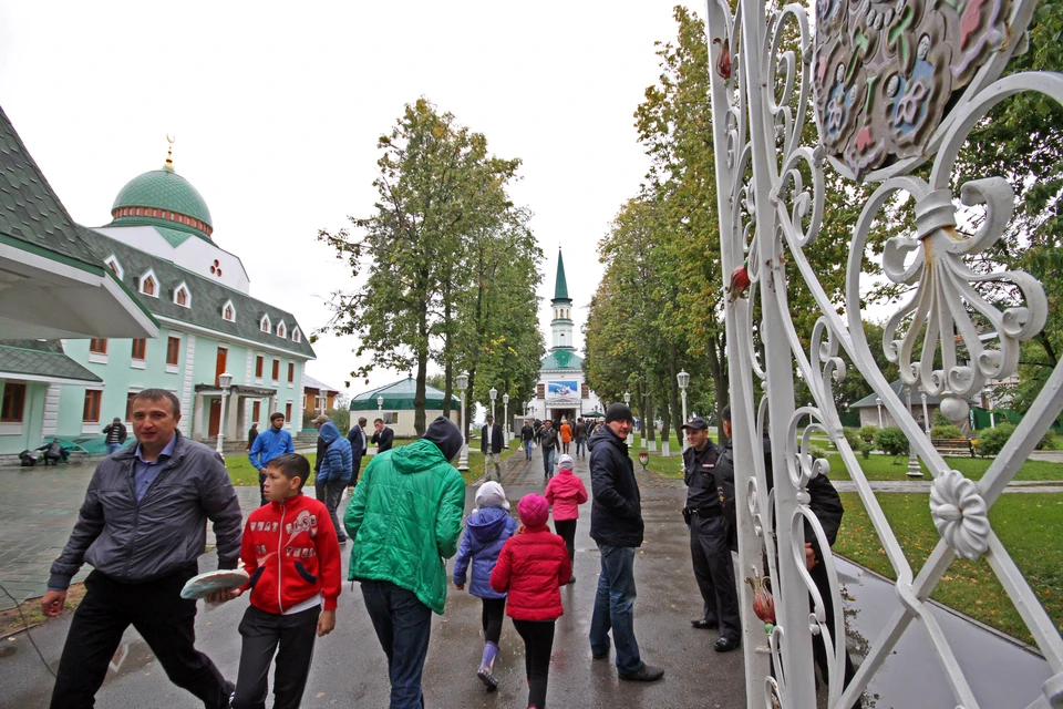 Курбан байрам 2024 уфа. Курбан байрам в Башкирии. Праздник на улице. Курбан байрам Иркутск. Курбан-байрам 2019.