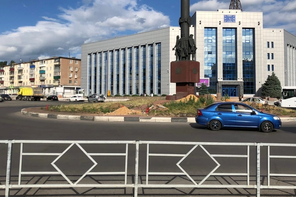 В Липецке будут заделывать ямы на парковке у площади Плеханова