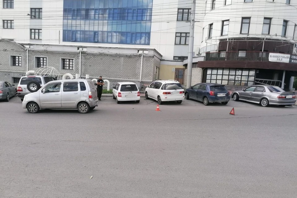 В Новосибирске иномарка сбила школьницу, переходившую дорогу. Фото: Госавтоинспекция по Новосибирску