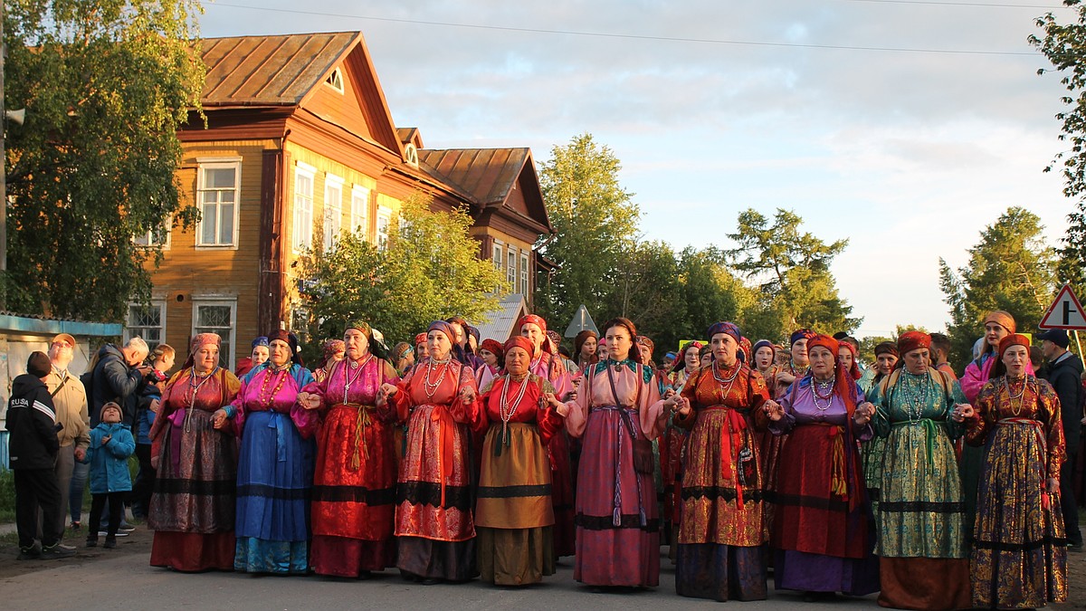 Ретивые жеребцы, царские красавицы, гуляния на лугу: в Коми грандиозно  красиво отпраздновали «Луд» - KP.RU