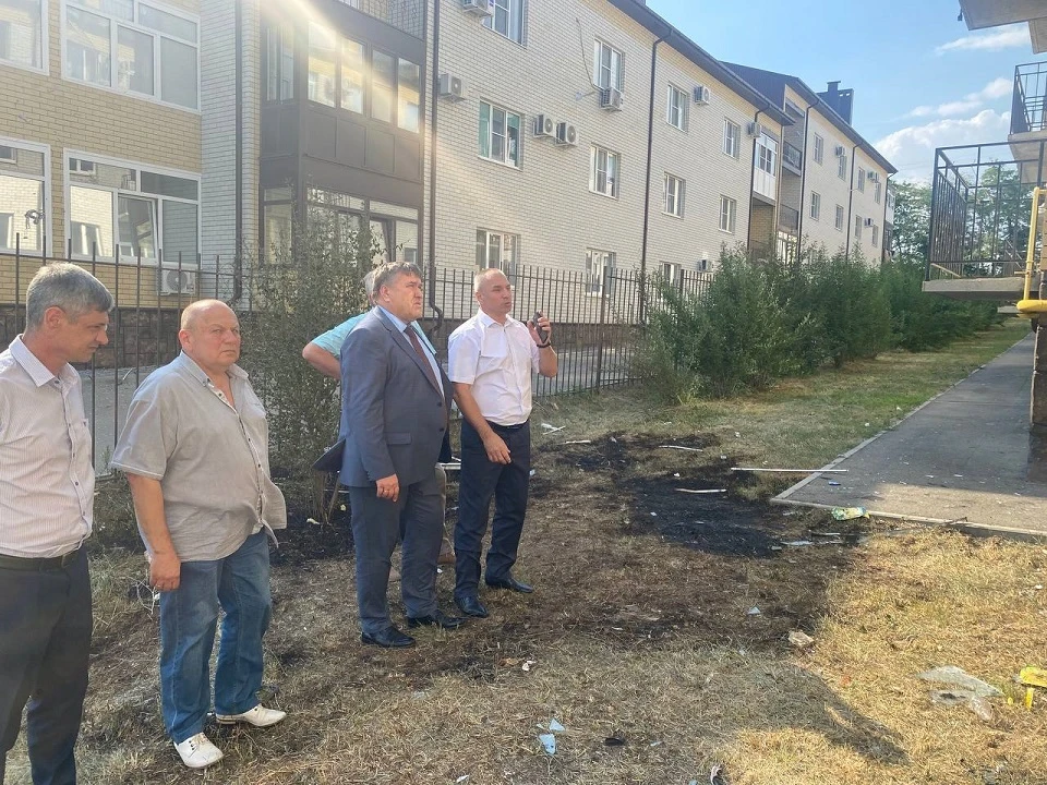 В Таганроге все 18 квартир дома, в котором произошел пожар, так или иначе пострадали. Фото: Телеграм Михаила Солоницына.