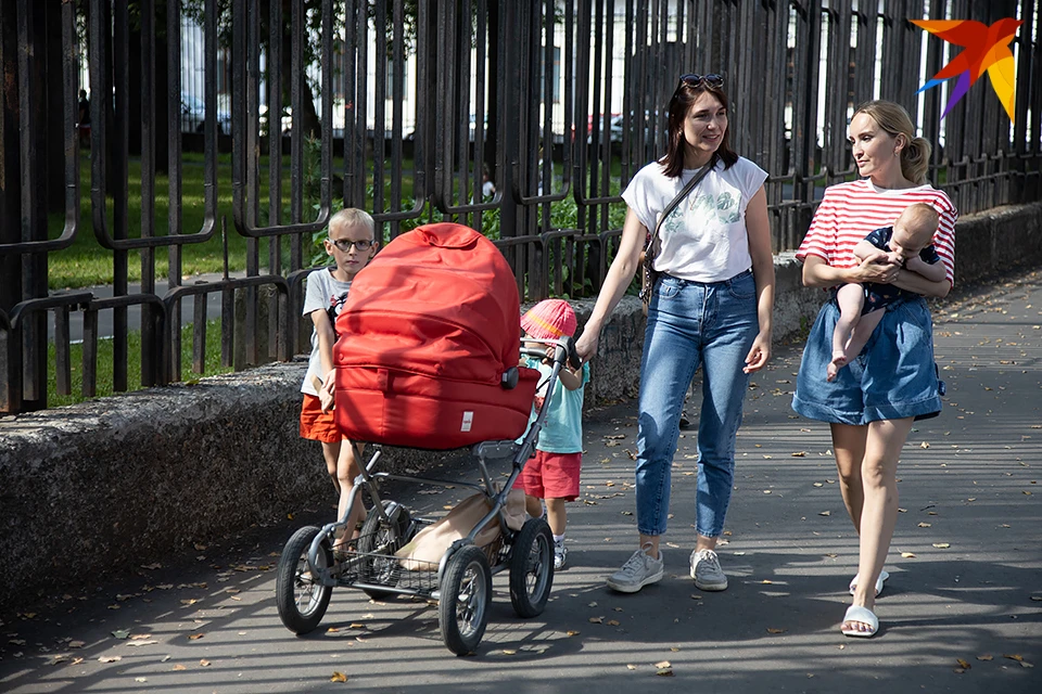 В Мурманской области внесли изменения в предоставлении мер социальной поддержки семьям с детьми.