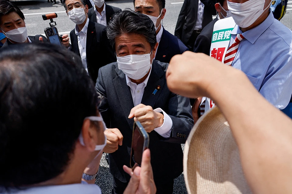 На бывшего премьера Японии Абэ совершено нападение, политик ранен и не приходит в сознание.