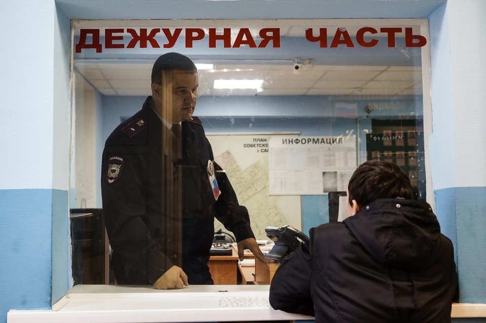 В отделе полиции уже несколько часов подряд допрашивают задержанных участников массовой драки на Москворецком рынке.