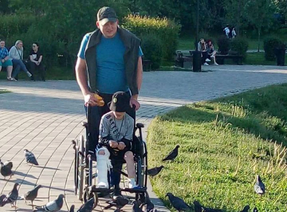 Мальчик приехал с отцом из ДНР из-за проблем со здоровьем. Фото: из официальной группы "Неравнодушных" в "ВК"