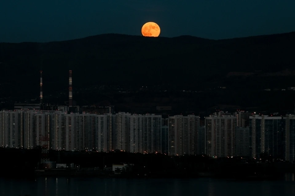 В ночь с 13 на 14 июля жители Уфы смогут увидеть второе и последнее в 2022 году суперполнолуние