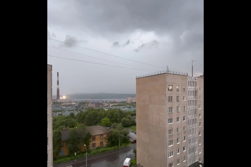 Сейчас грозы сдвигаются на Печенгский округ. Фото: Скриншот видео