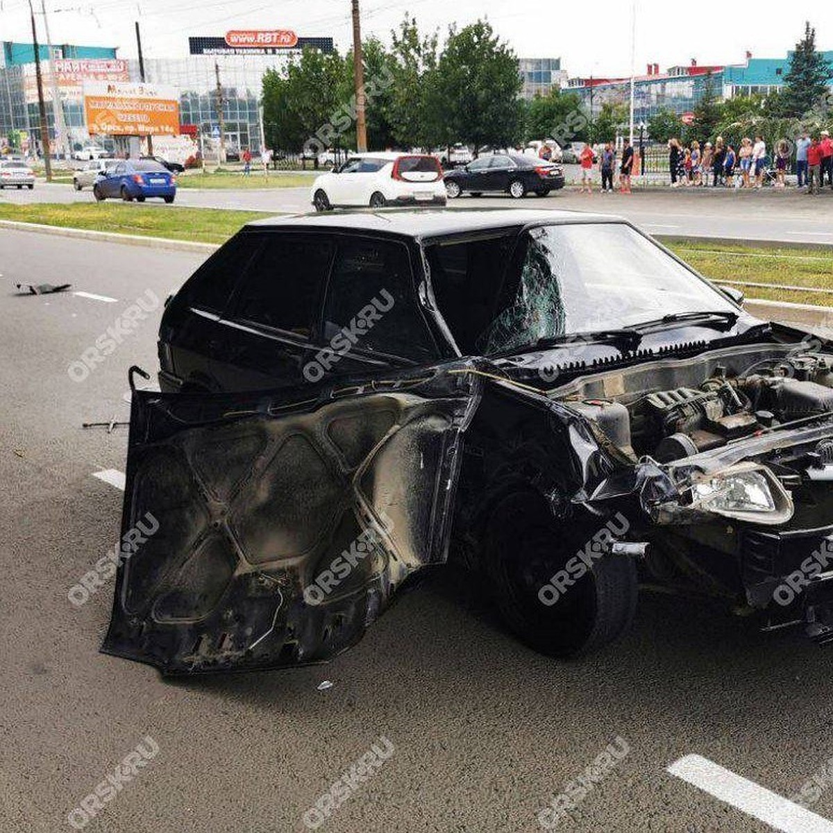 Столкнулись 6 машин, двое погибли: жуткое ДТП в центре Орска - KP.RU