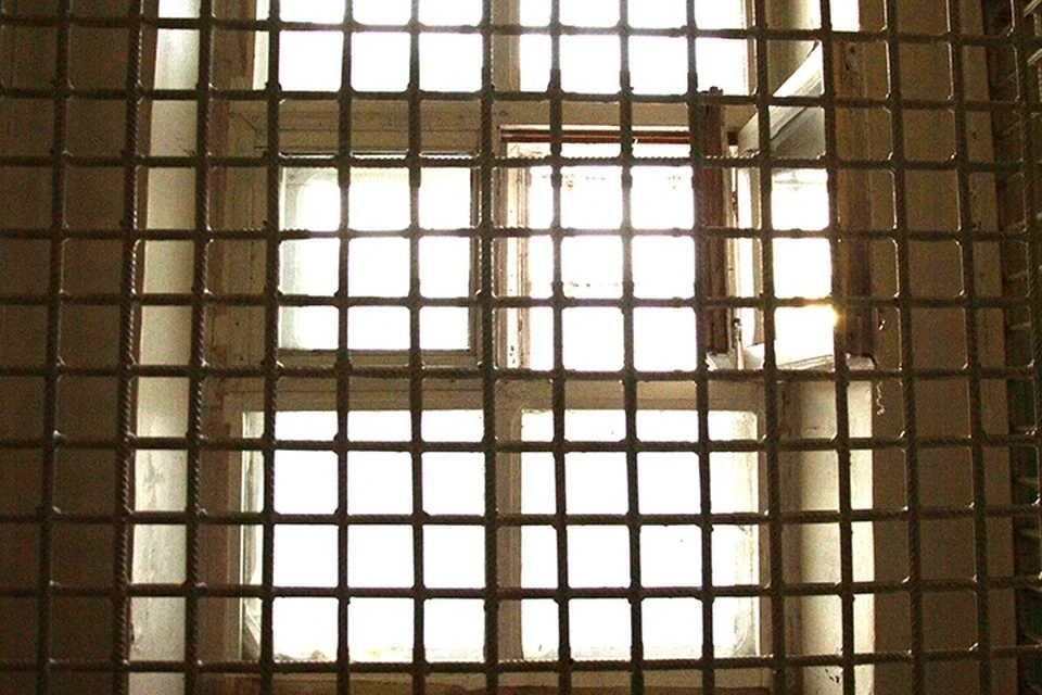 Наркокурьер пытался доставить зелье в исправительную колонию Иркутска