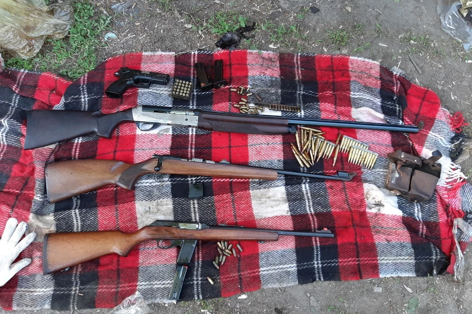 В тайнике у членов банды нашли арсенал оружия. Фото: СУ СК по Республике Калмыкия