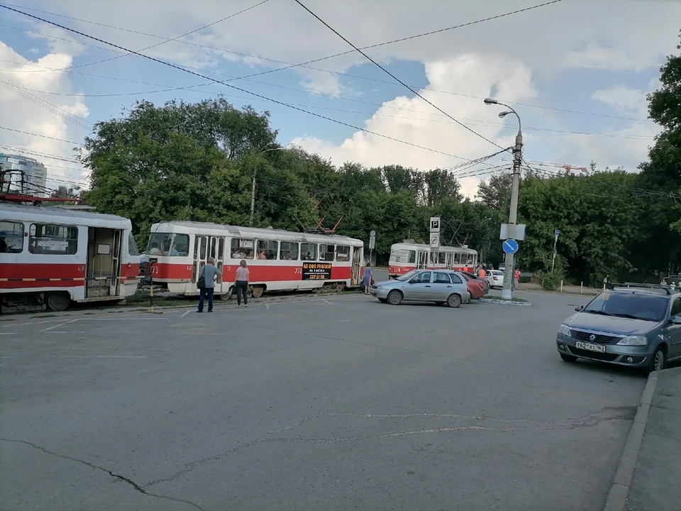 19 трамвай самара. Трамвай Москва. Трамвайное кольцо Самара Московское шоссе. Трамвайные пути в Самаре на Московском шоссе.