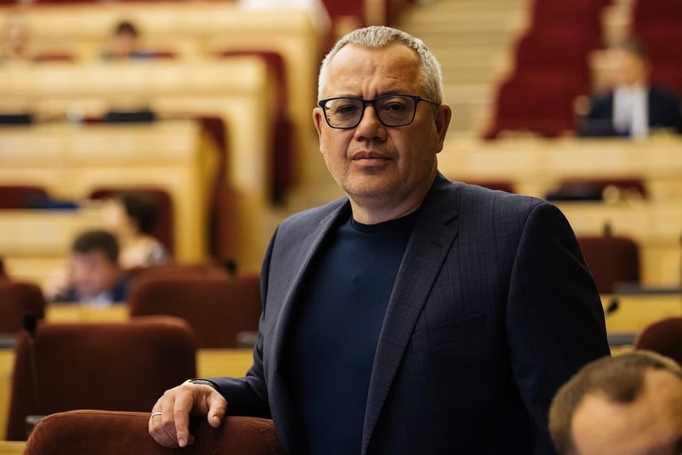 Депутат Илья Поляков сложил полномочия совладельца ГК "Стрижи". Фото: личная страница Ильи Полякова в соцсетях.