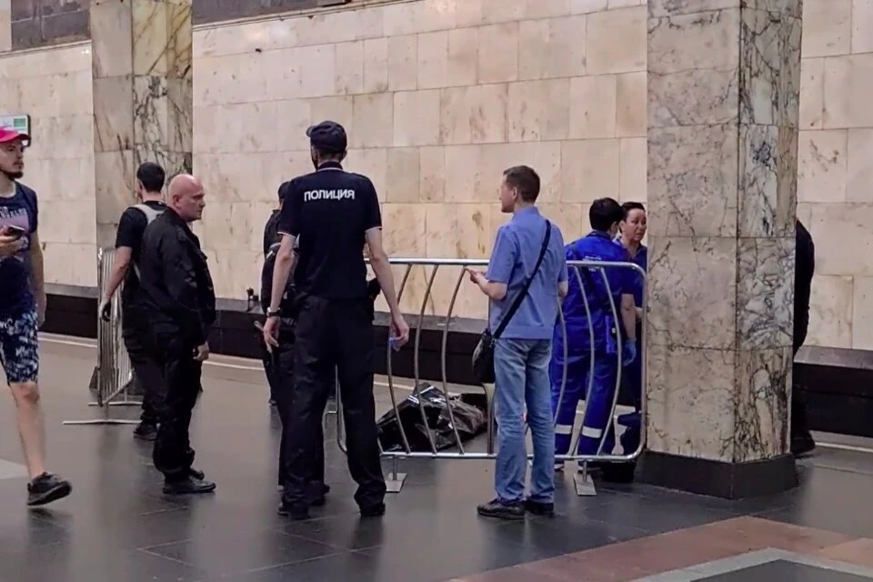 Пассажир столичной подземки, который днем 28 июля спрыгнул на пути на станции метро «Автозаводской», найден мертвым в перегоне